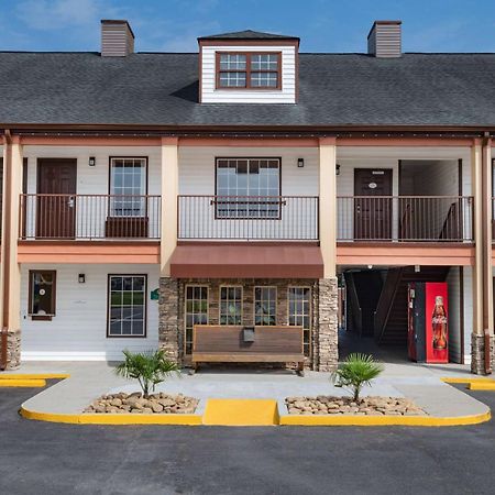 Baymont By Wyndham Commerce Ga Near Tanger Outlets Mall מראה חיצוני תמונה