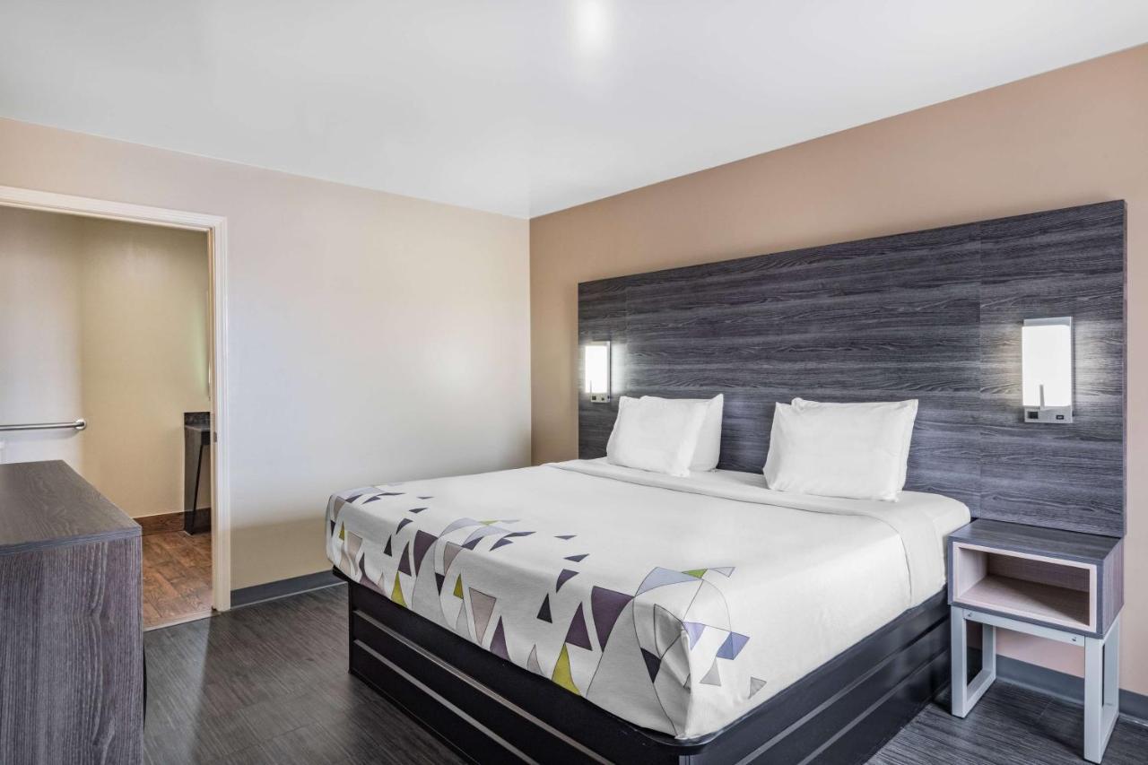 Baymont By Wyndham Commerce Ga Near Tanger Outlets Mall מראה חיצוני תמונה