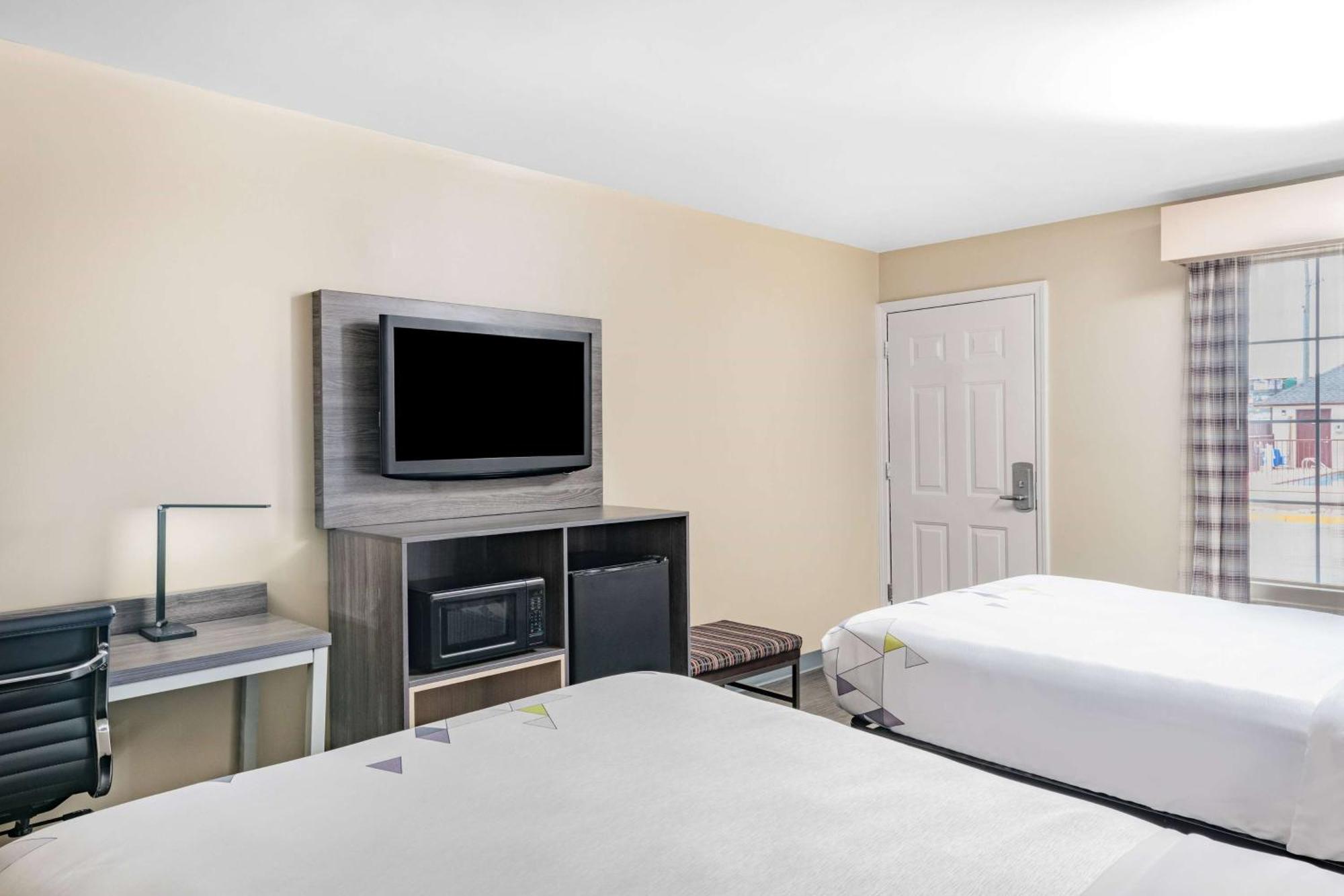 Baymont By Wyndham Commerce Ga Near Tanger Outlets Mall מראה חיצוני תמונה