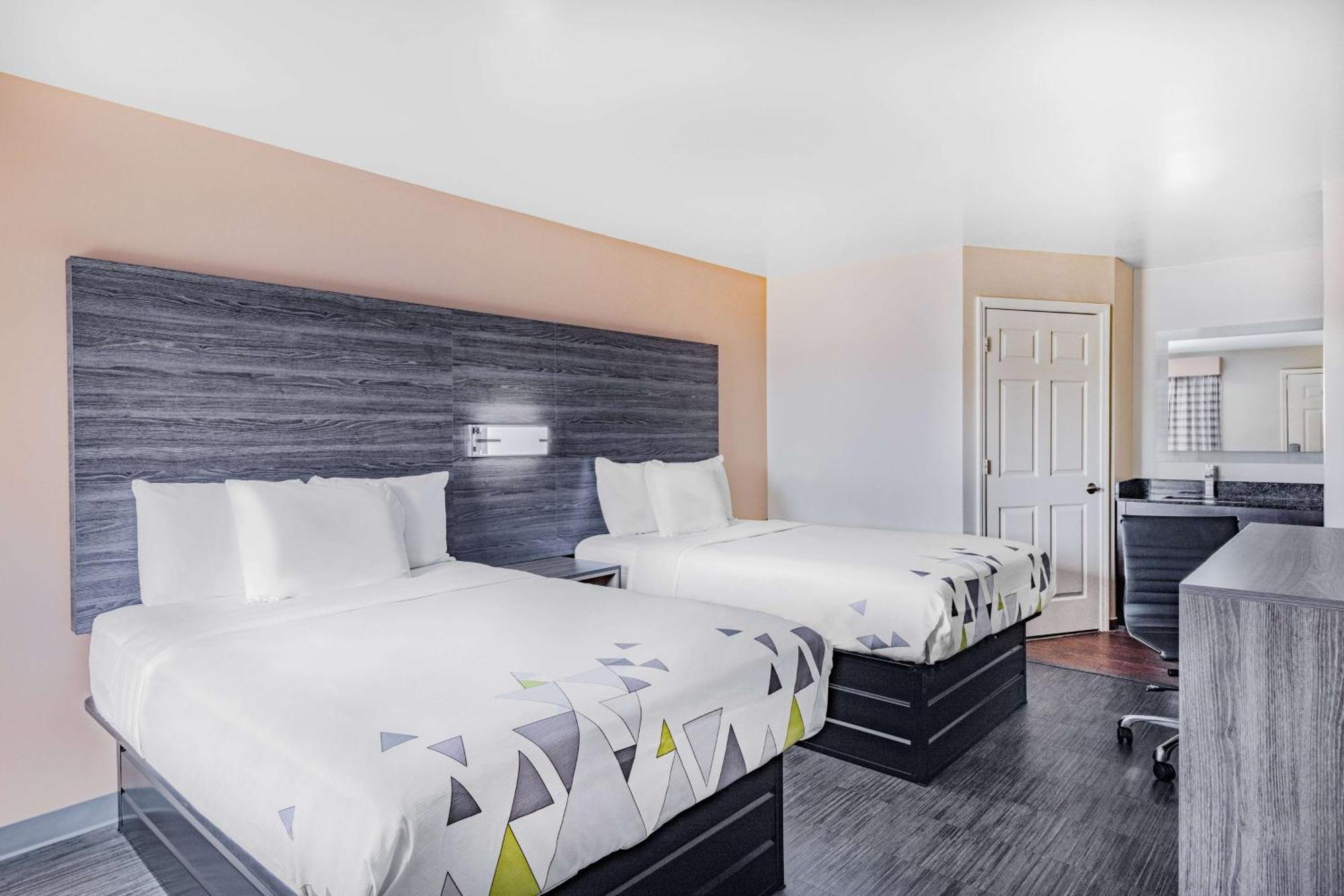 Baymont By Wyndham Commerce Ga Near Tanger Outlets Mall מראה חיצוני תמונה