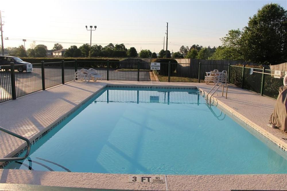 Baymont By Wyndham Commerce Ga Near Tanger Outlets Mall מראה חיצוני תמונה